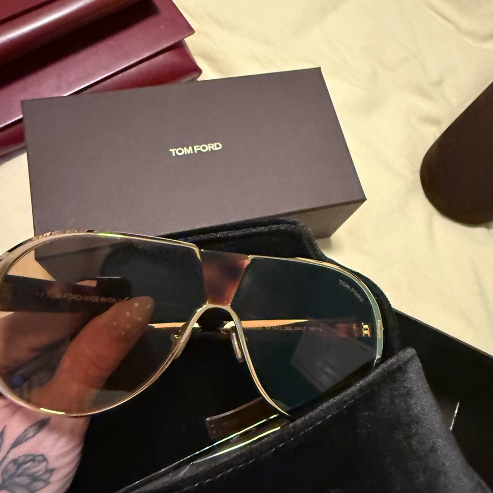 Tom Ford - Picture 2 of 2